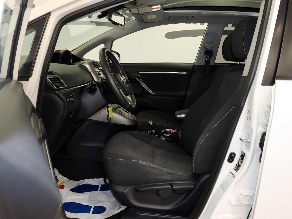 Foto Toyota Verso 13
