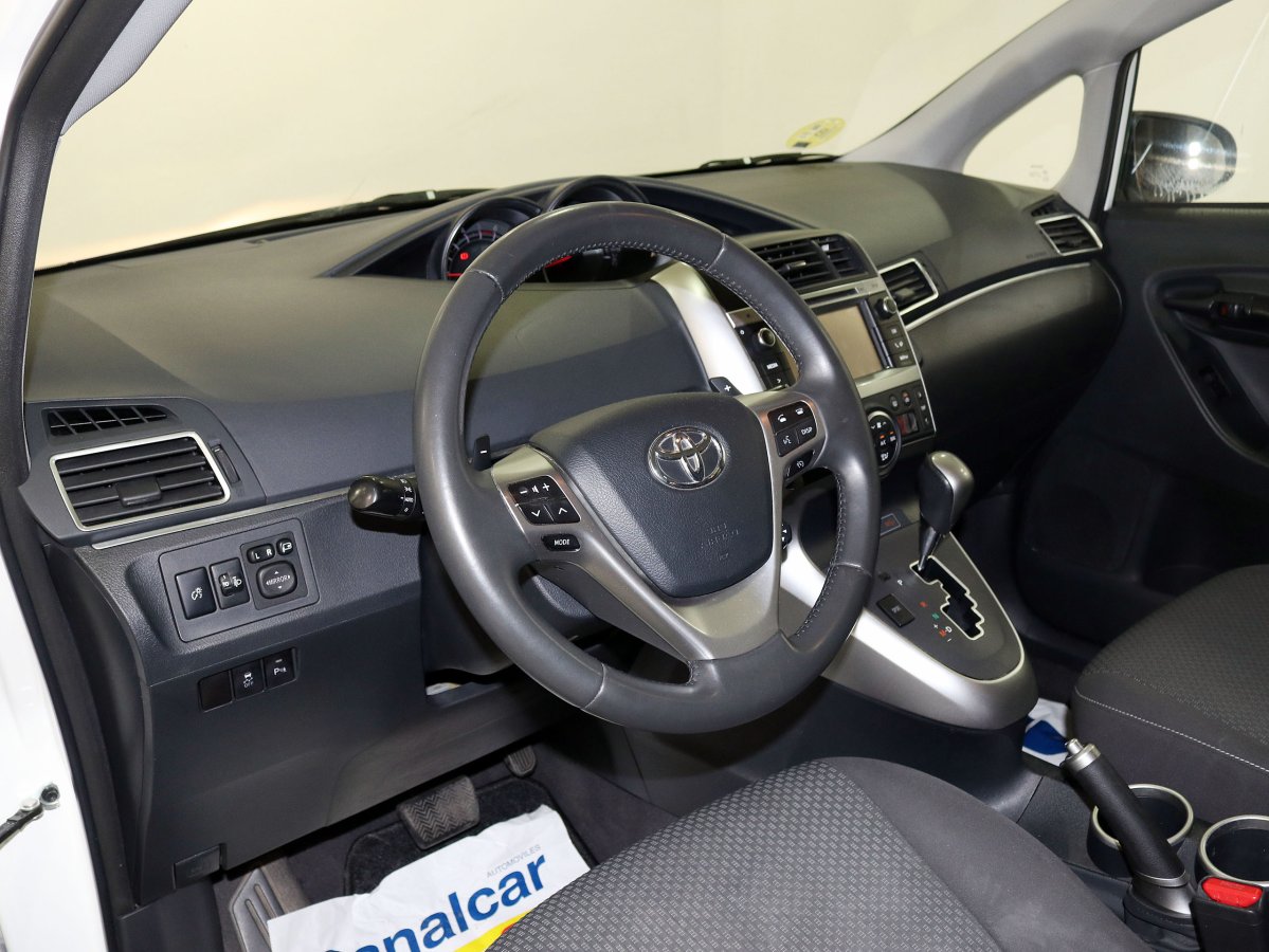 Foto Toyota Verso 21