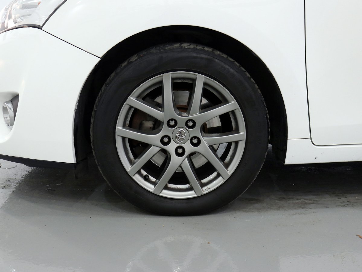 Foto Toyota Verso 35