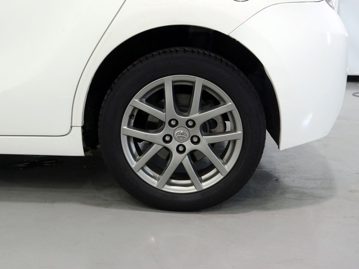 Foto Toyota Verso 36