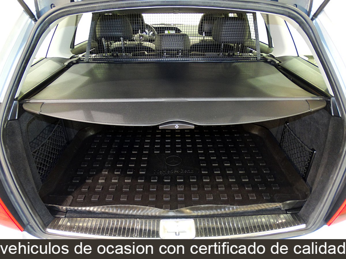 Foto Mercedes-Benz C 220 14