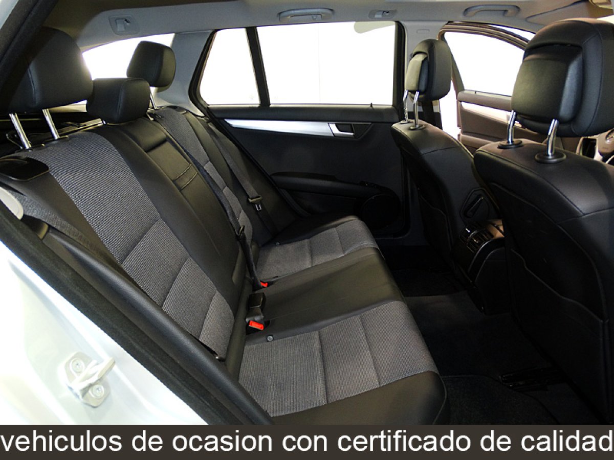Foto Mercedes-Benz C 220 21