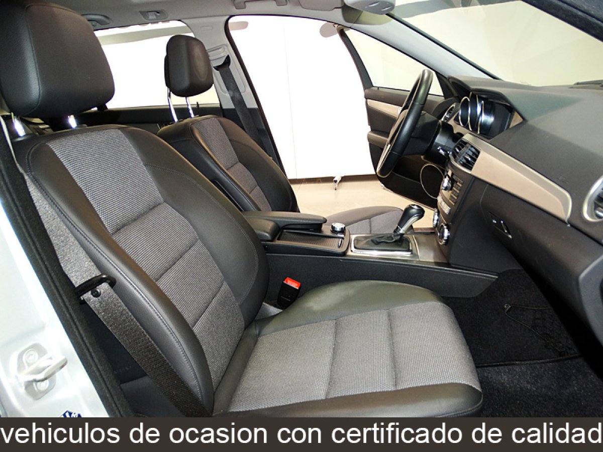 Foto Mercedes-Benz C 220 22