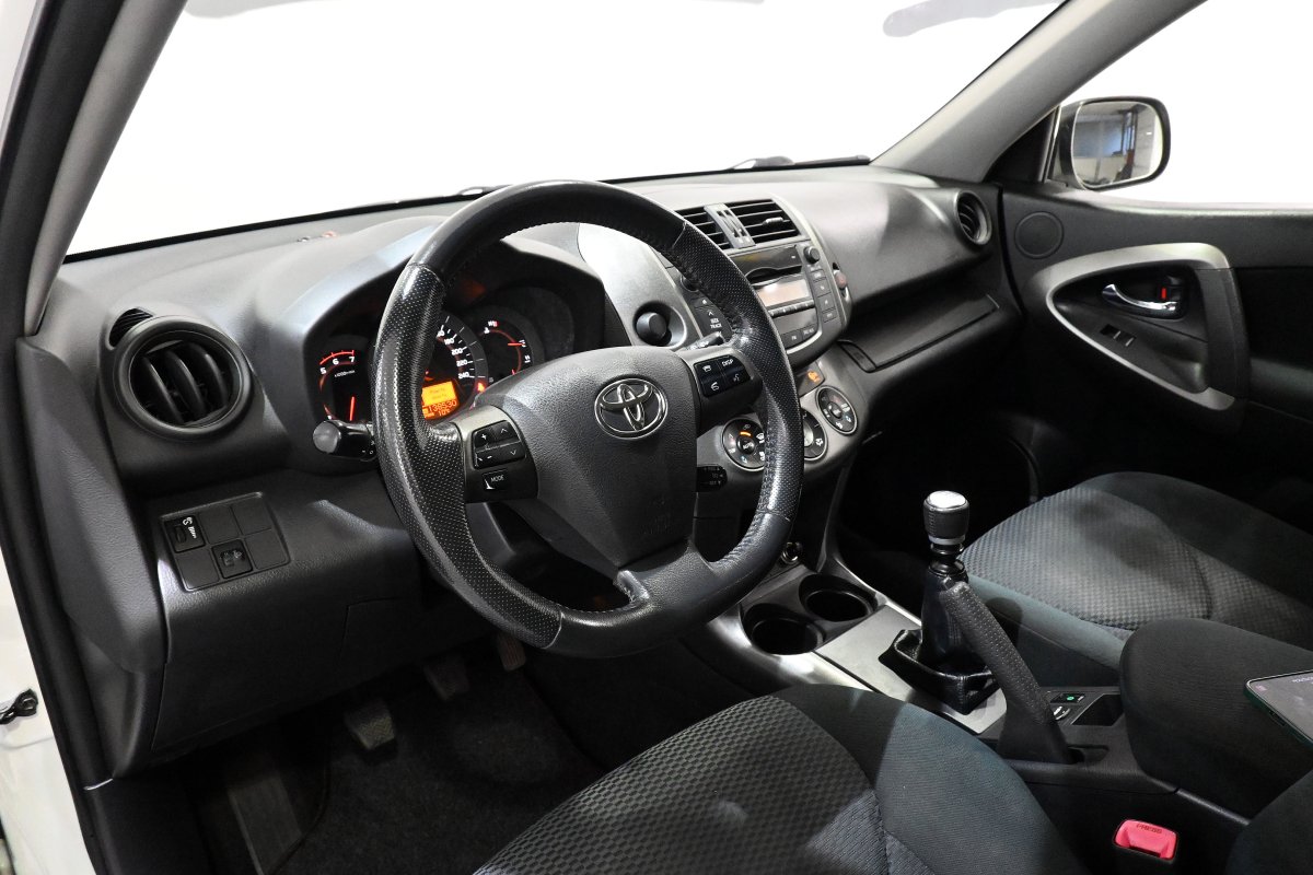 Foto Toyota RAV-4 13