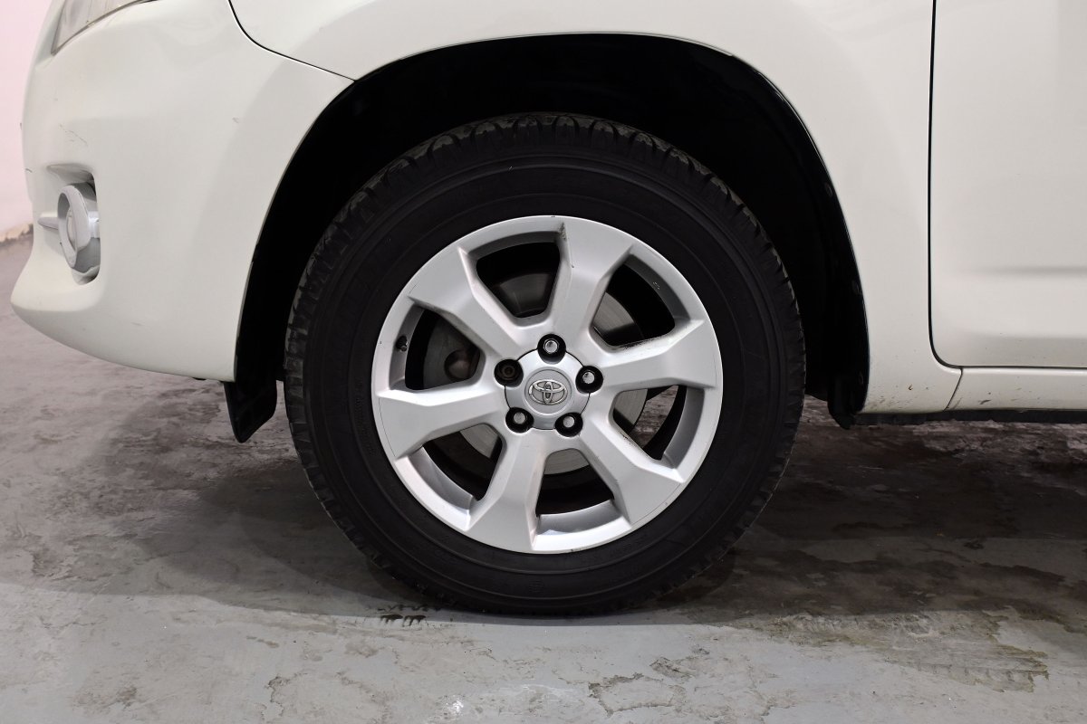 Foto Toyota RAV-4 28