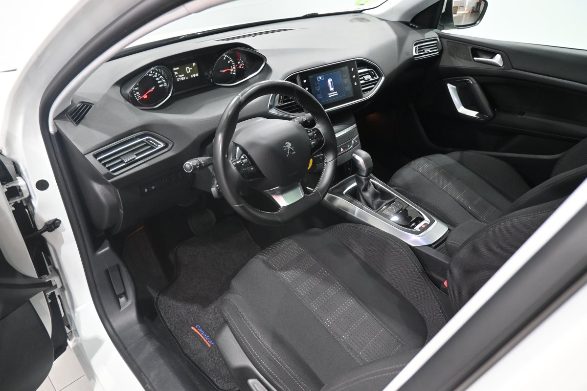 Foto Peugeot 308 8
