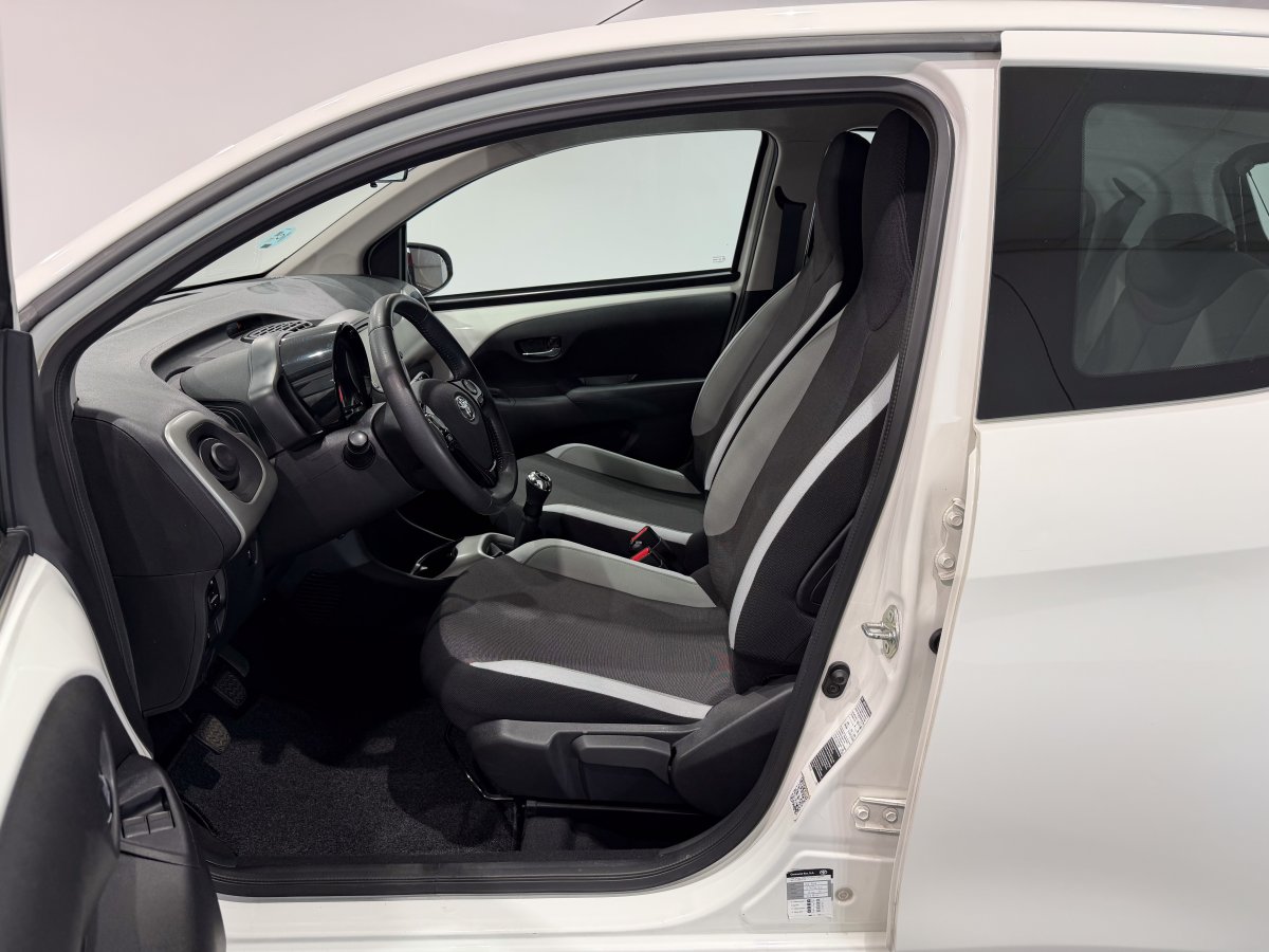 Foto Toyota Aygo 10