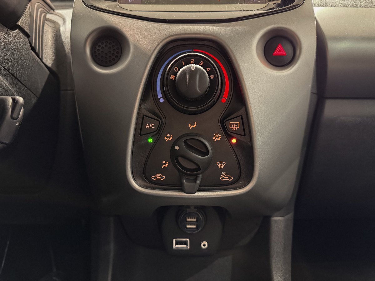 Foto Toyota Aygo 18