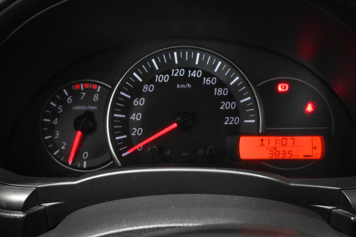 Foto Nissan Micra 12