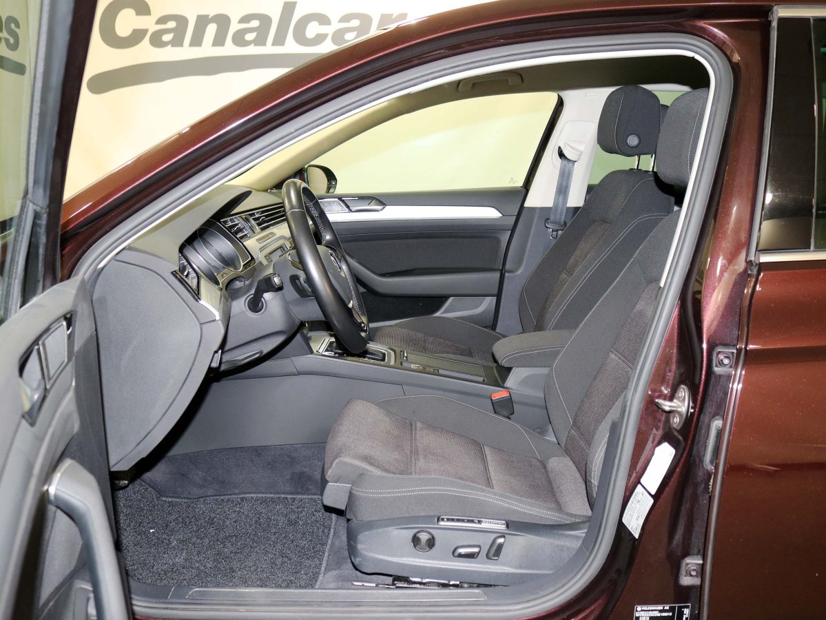 Foto Volkswagen Passat 15