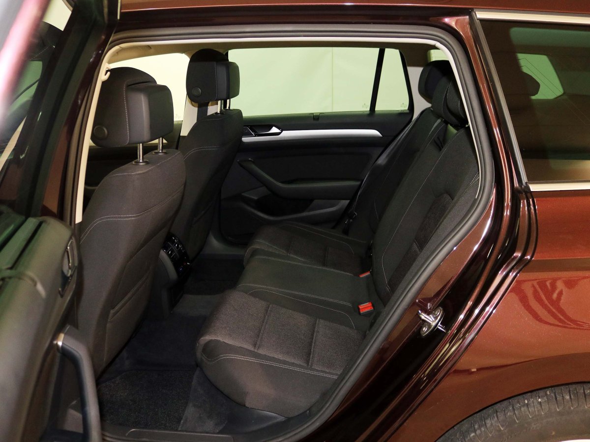 Foto Volkswagen Passat 16