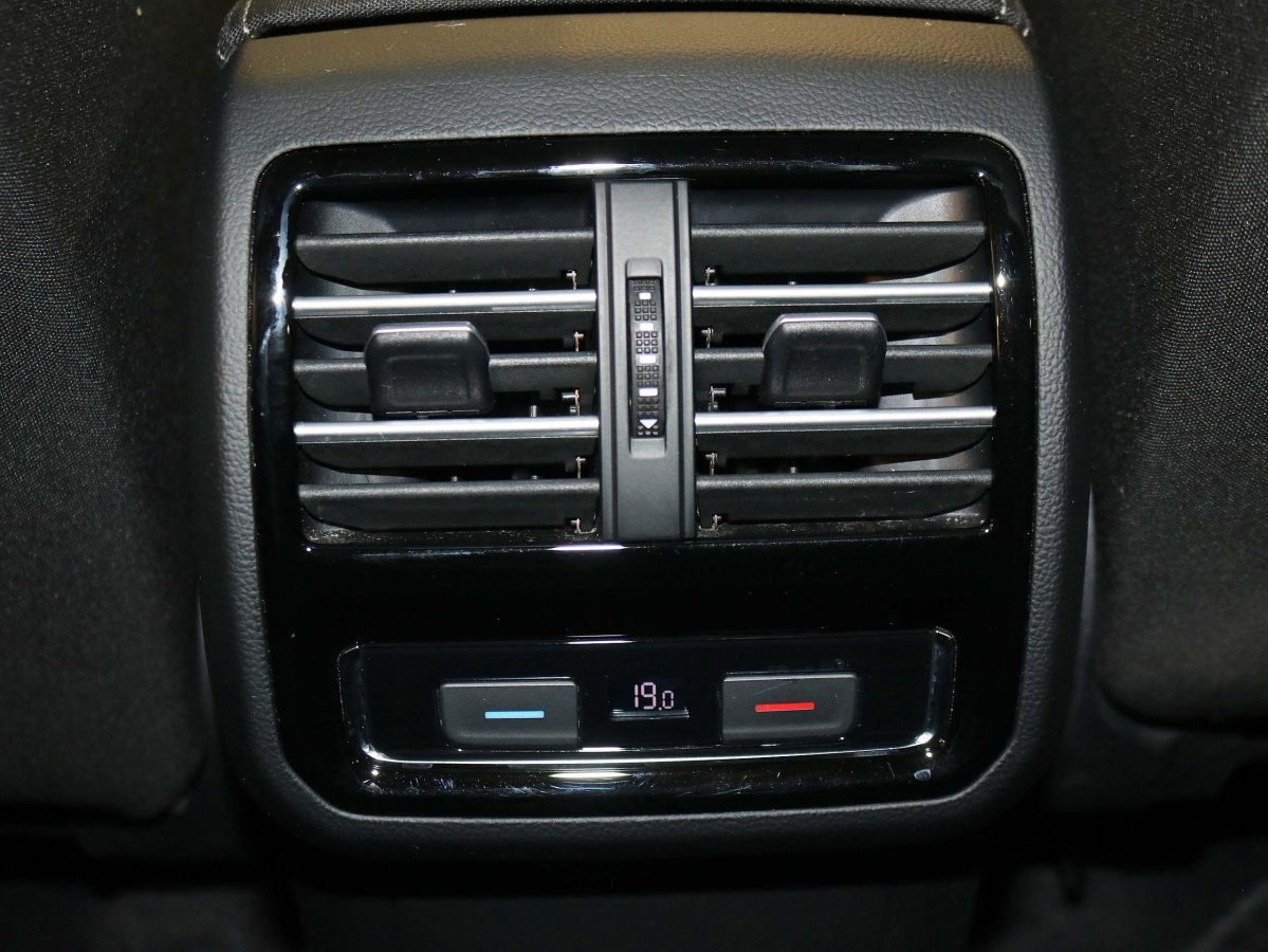 Foto Volkswagen Passat 33