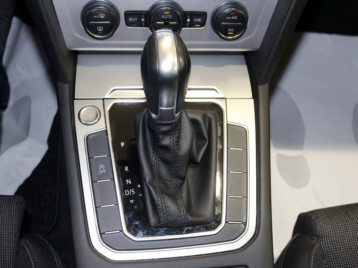 Foto Volkswagen Passat 35