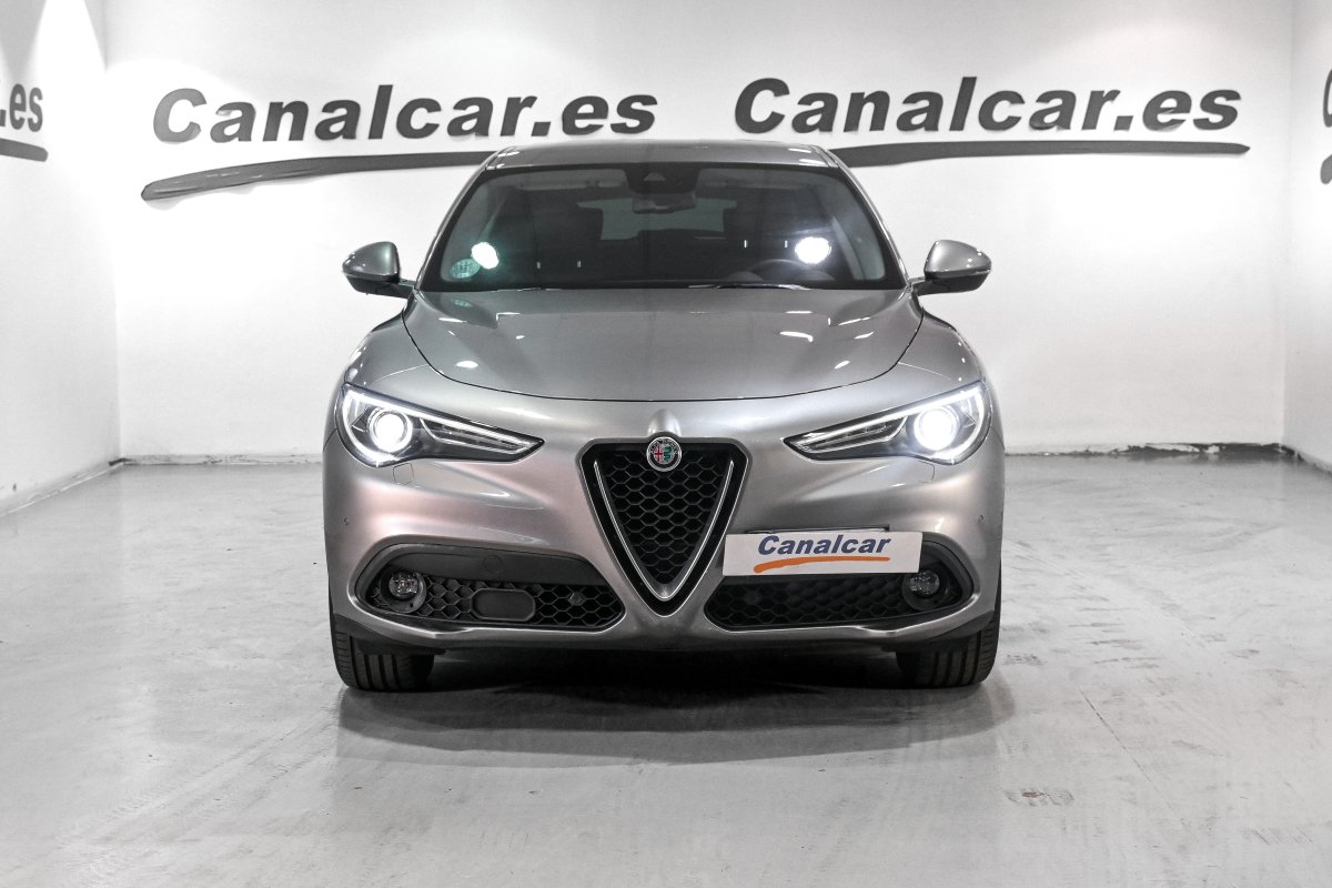 Foto Alfa Romeo Stelvio 2