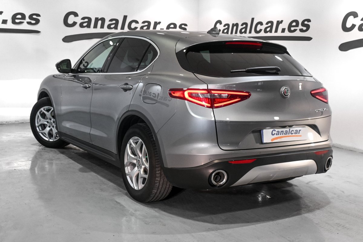 Foto Alfa Romeo Stelvio 6