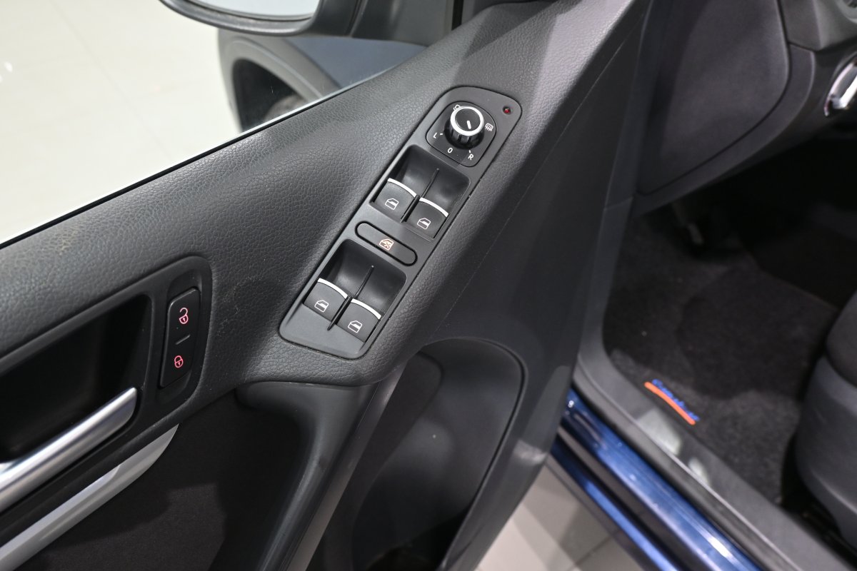 Foto Volkswagen Tiguan 30