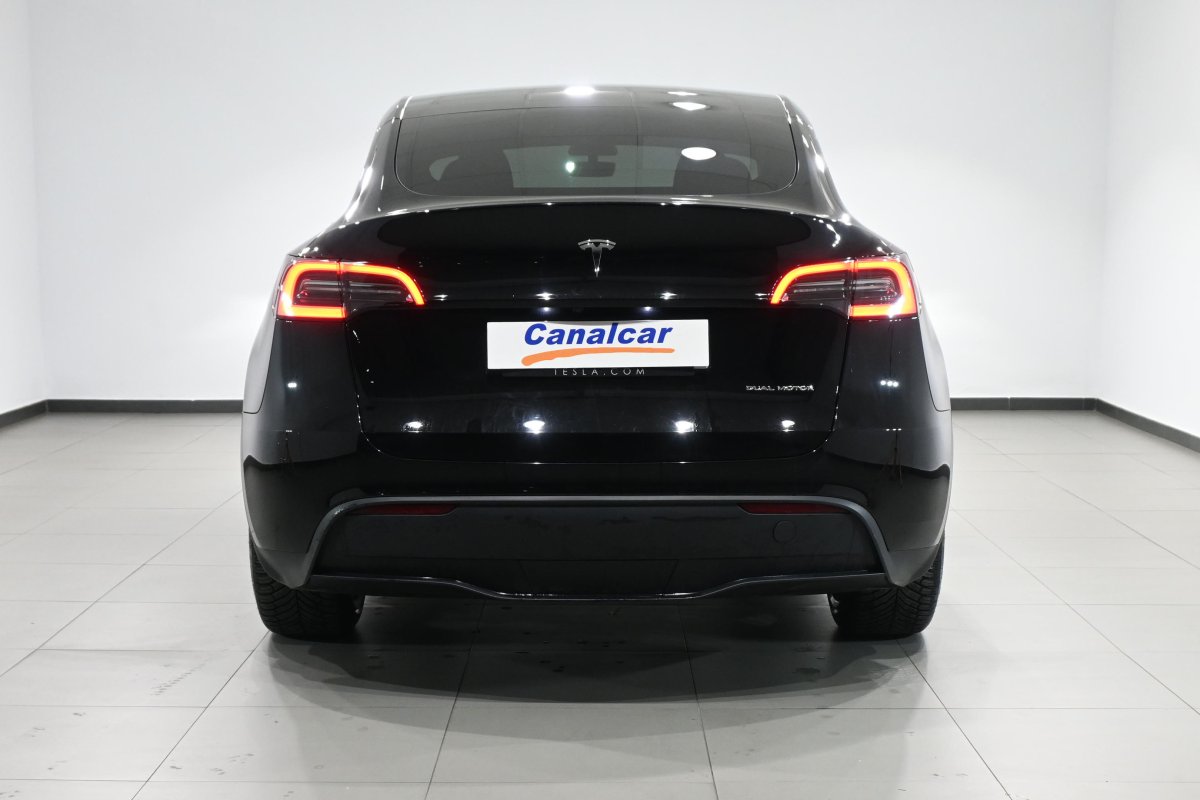 Foto Tesla model 5