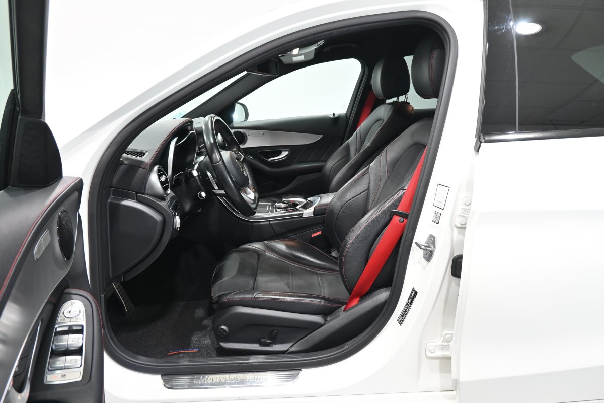 Foto Mercedes-Benz C 10