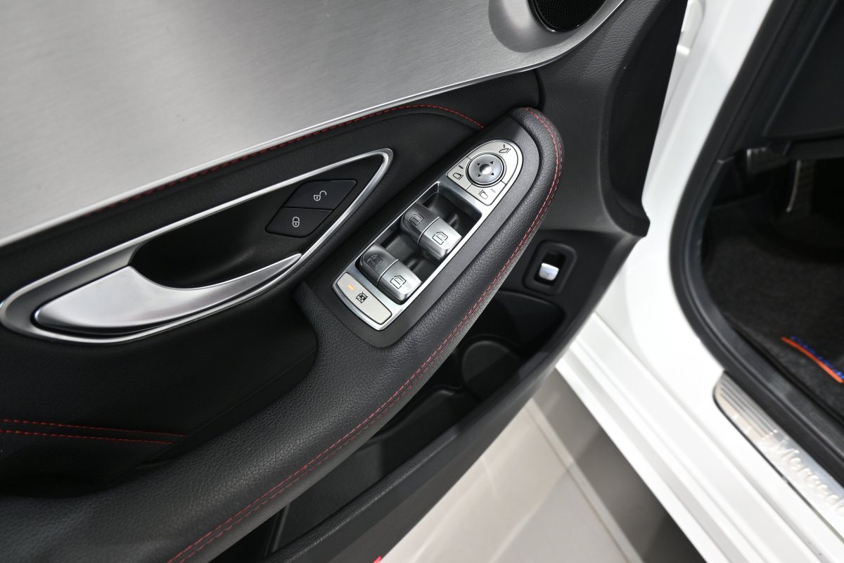 Foto Mercedes-Benz C 29