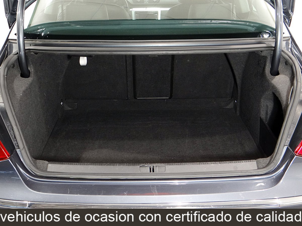 Foto Volkswagen Passat 16