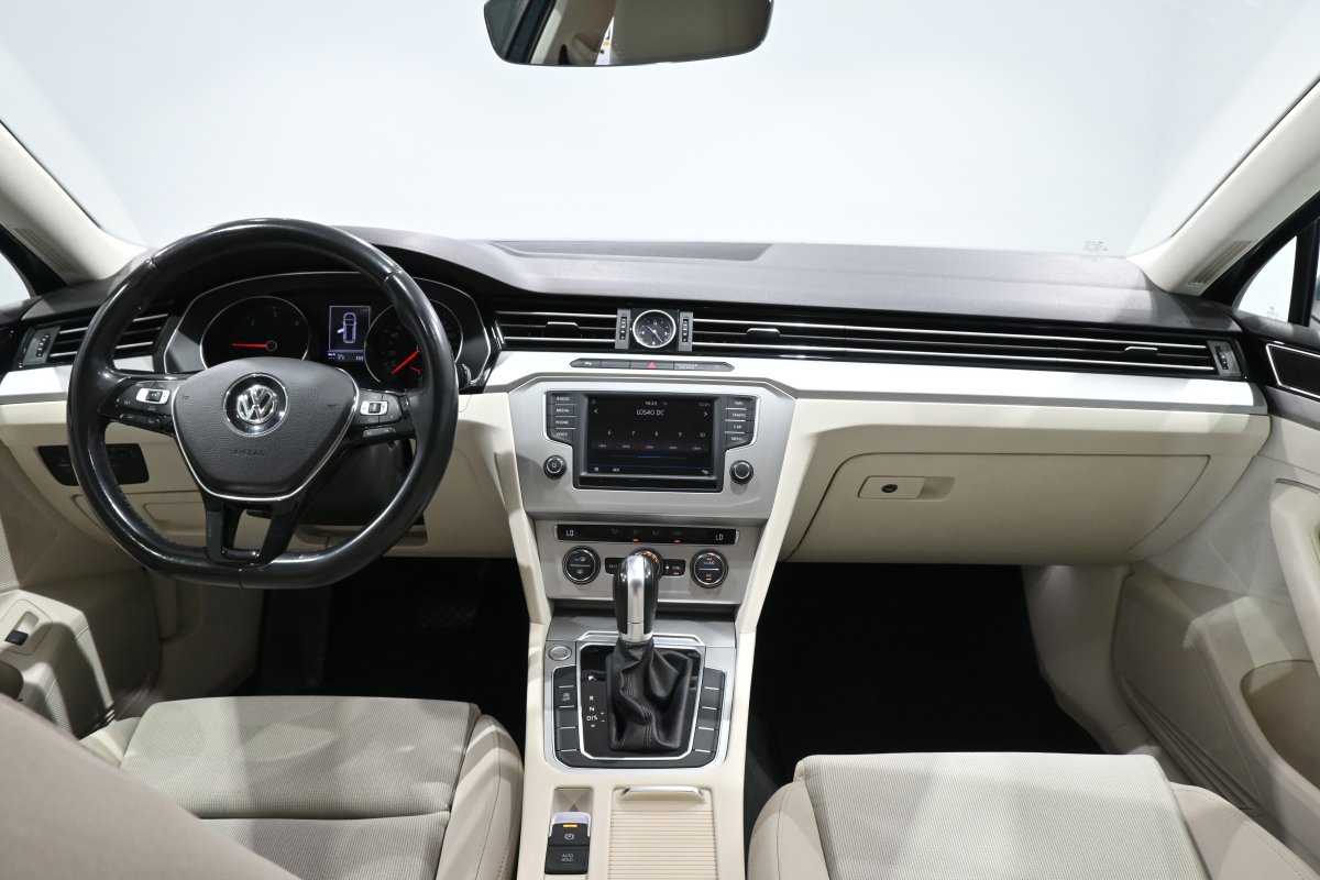 Foto Volkswagen Passat 16