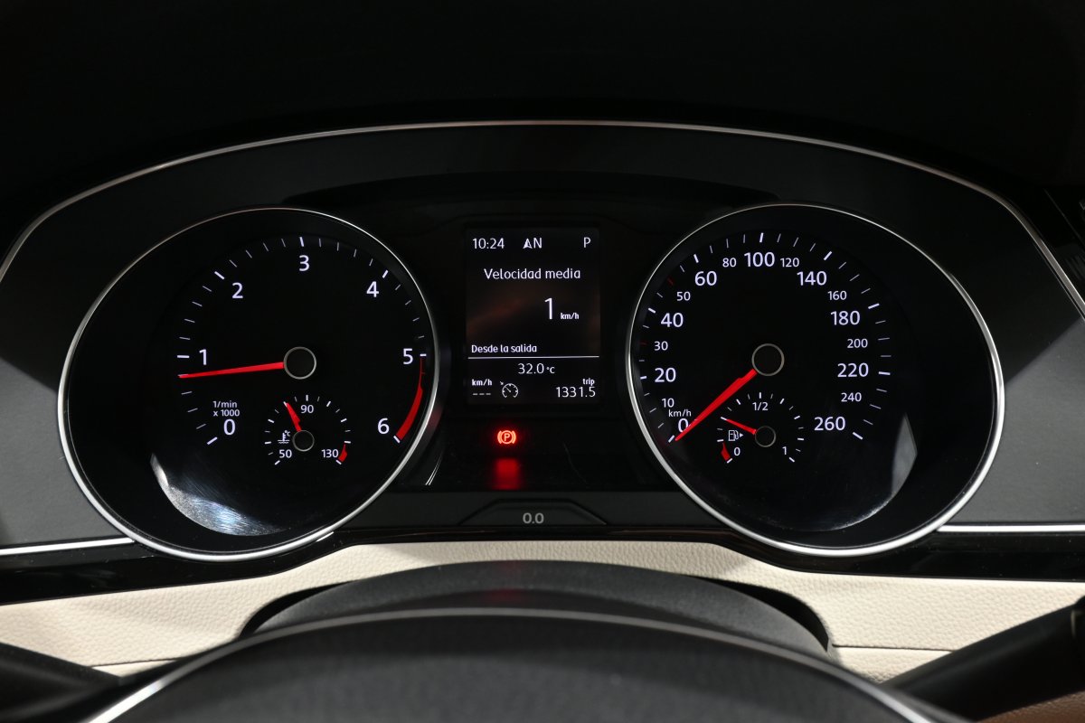 Foto Volkswagen Passat 13