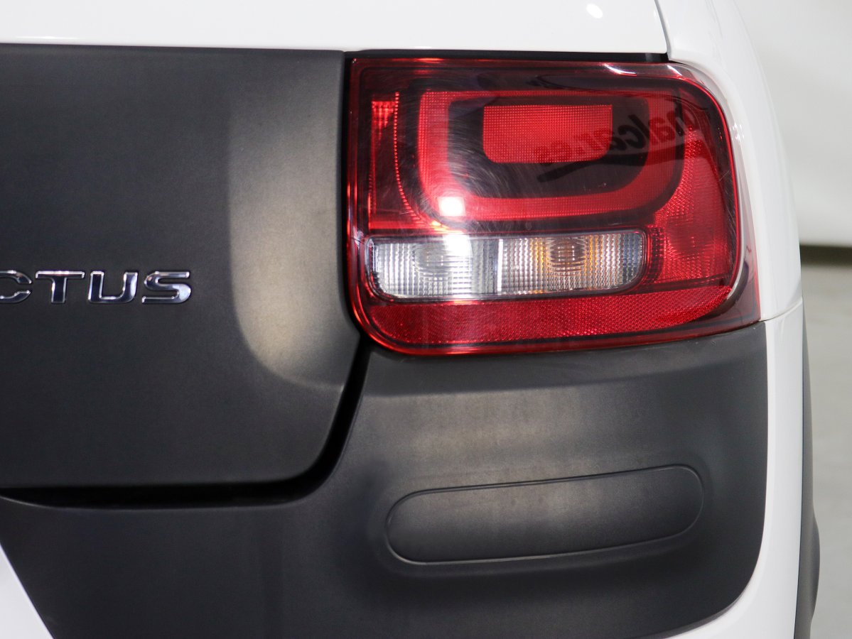 Foto Citroen C4 Cactus 10