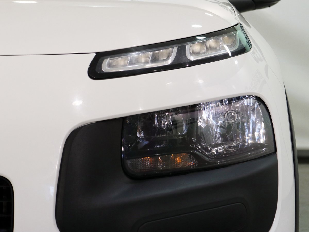Foto Citroen C4 Cactus 12