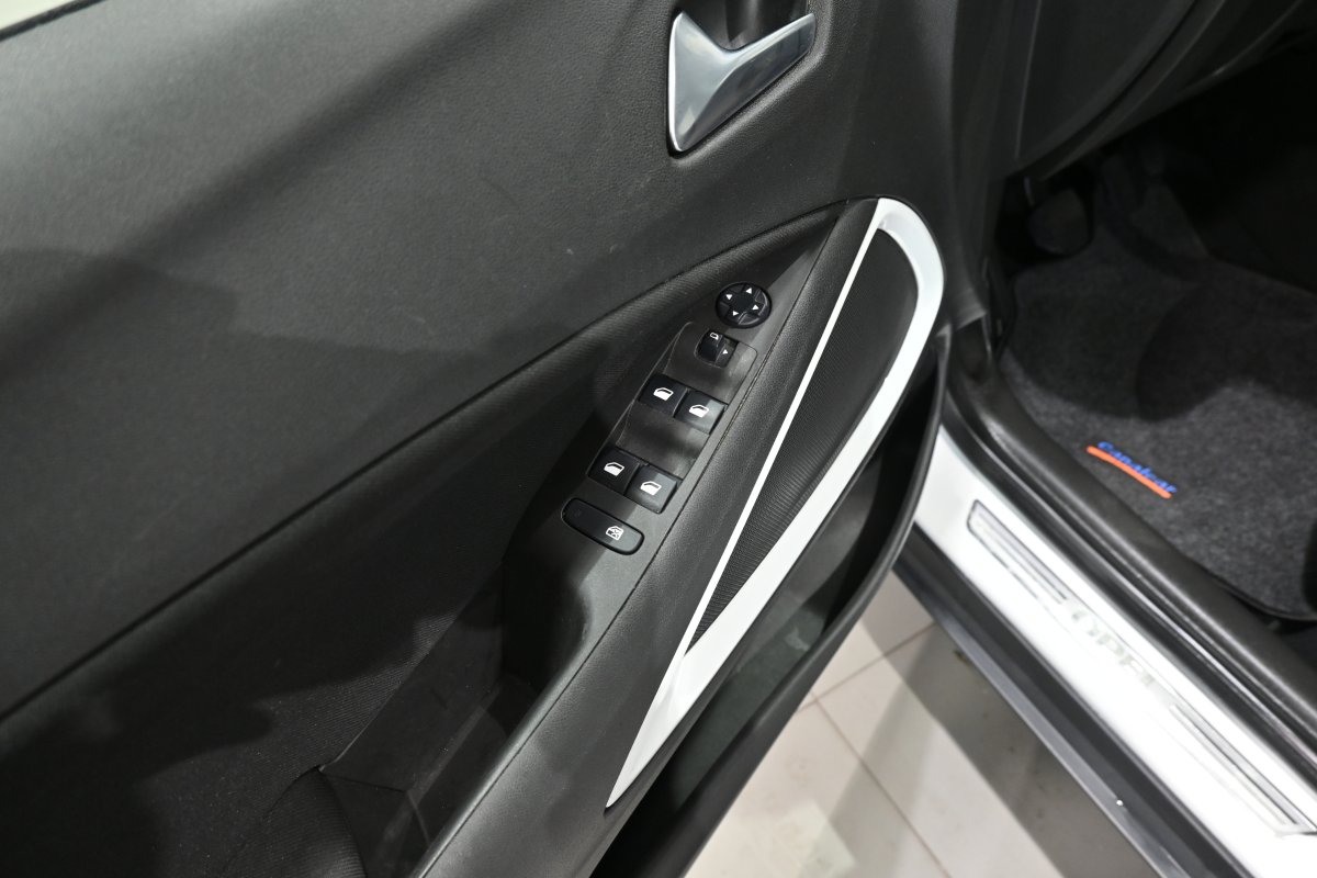 Foto Opel CROSSLAND 27