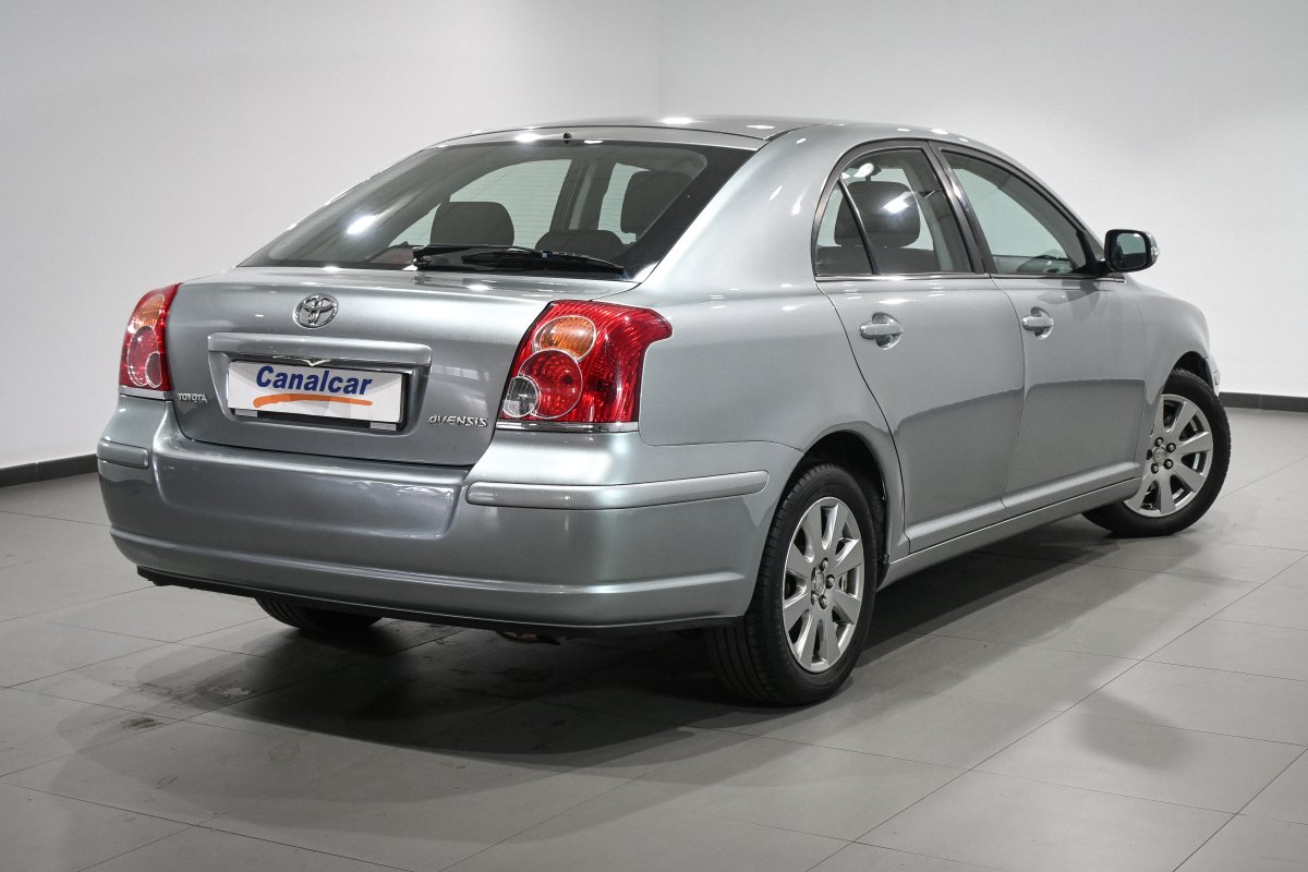 Foto Toyota Avensis 4