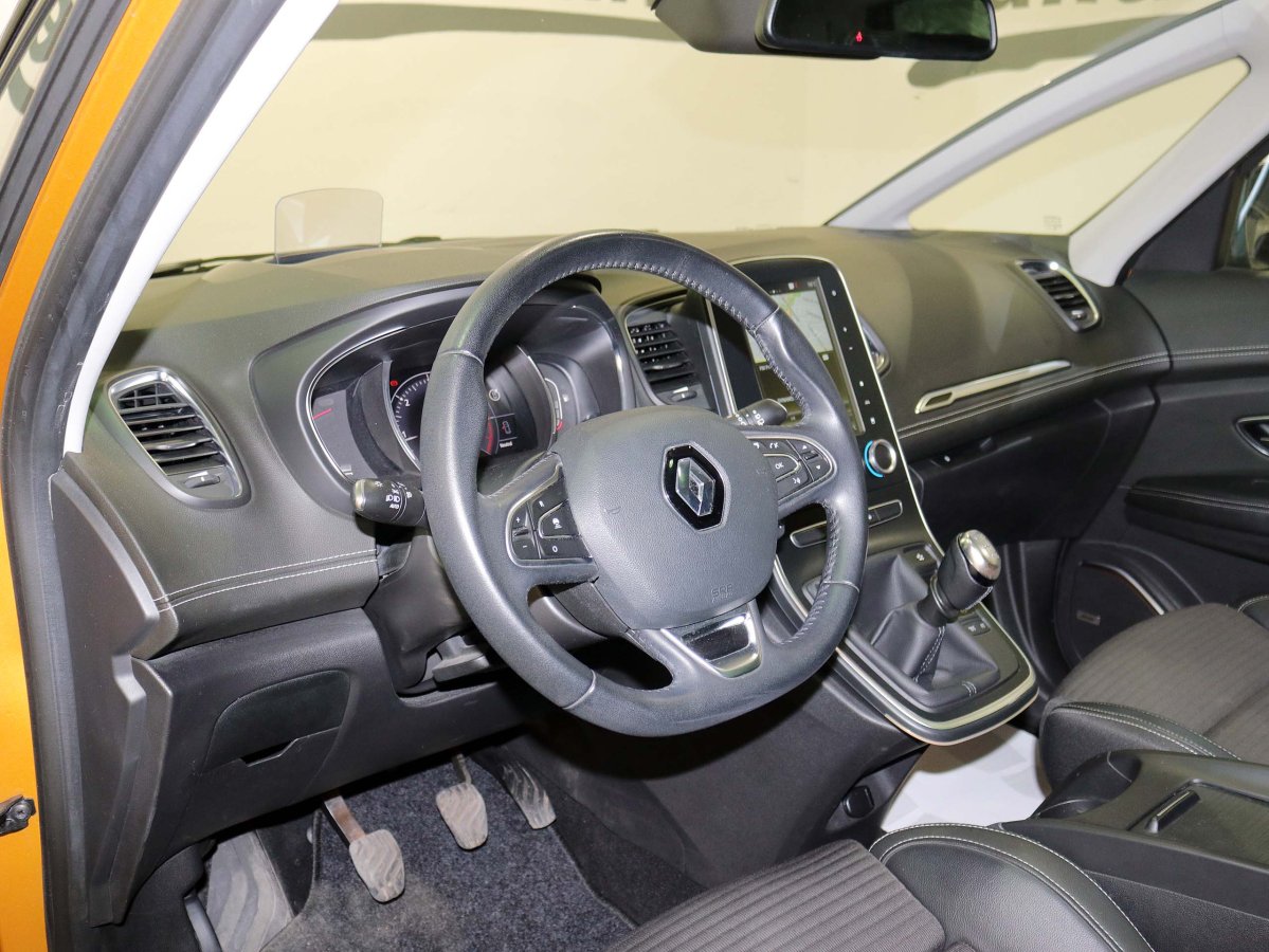 Foto Renault Scenic 26