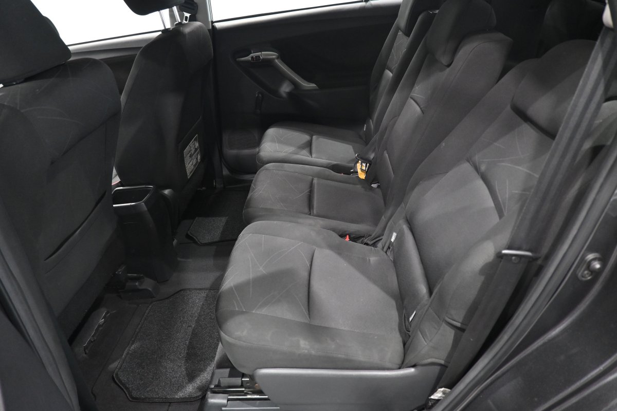 Foto Toyota Verso 11