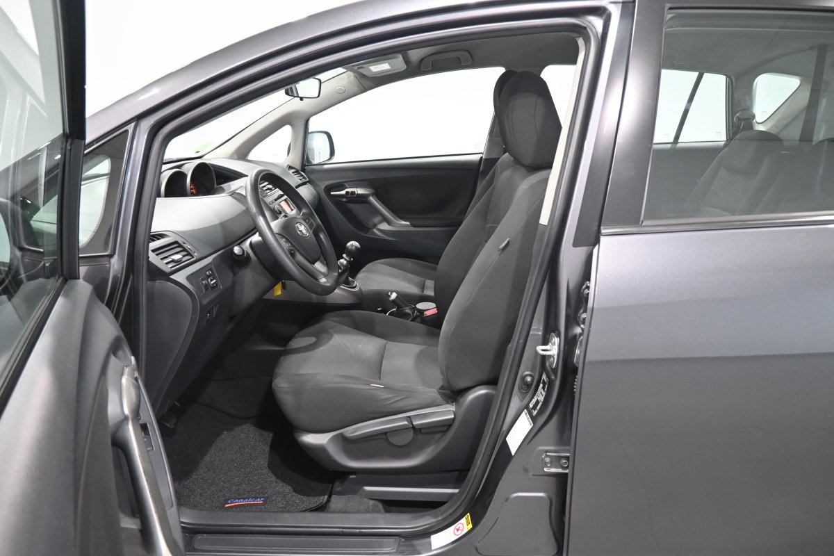 Foto Toyota Verso 10