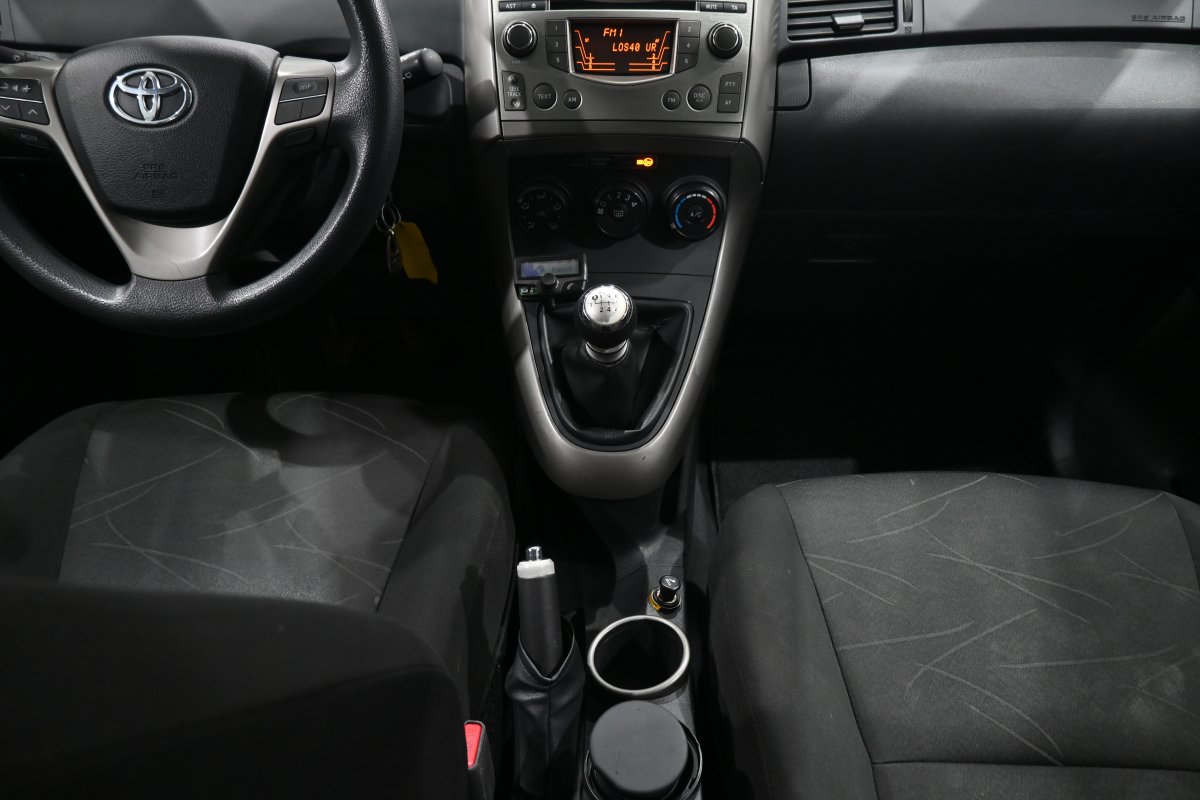 Foto Toyota Verso 17