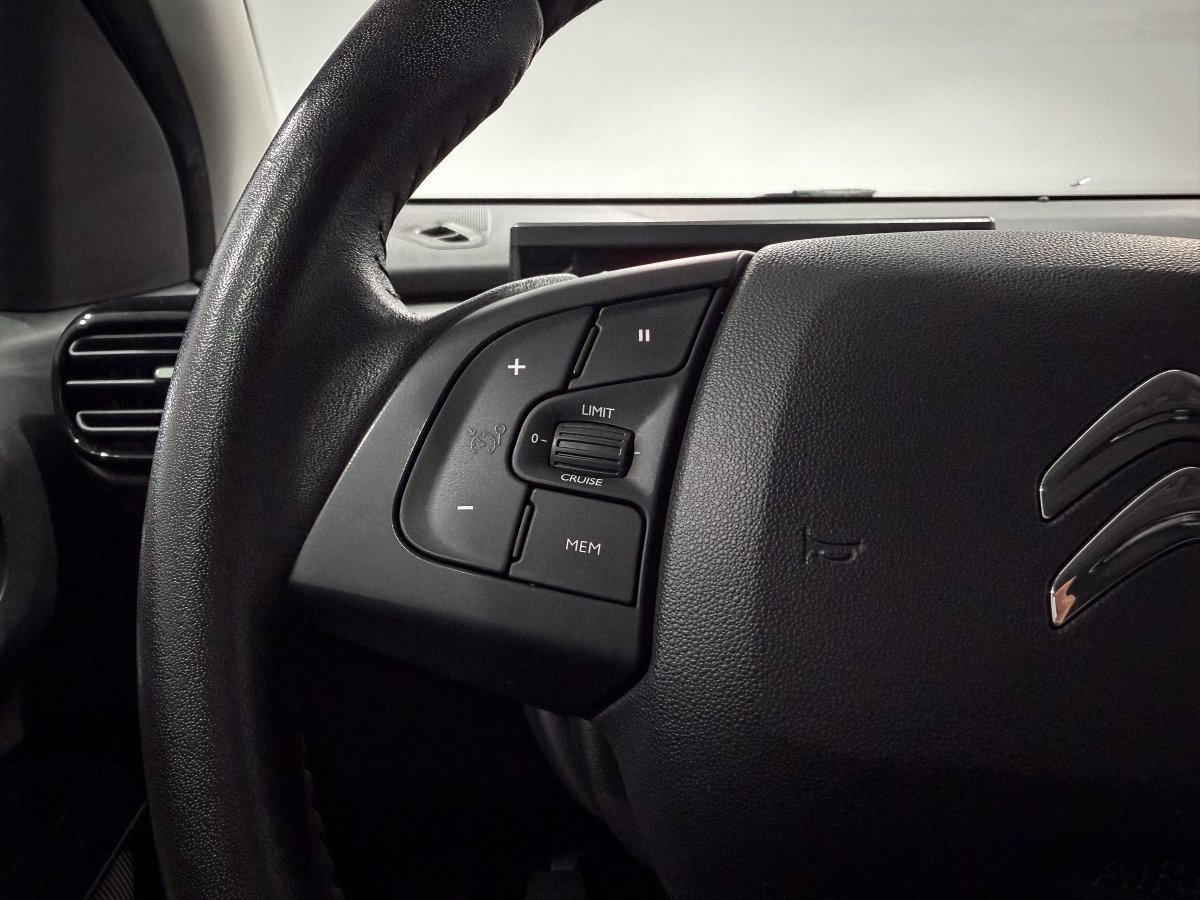 Foto Citroen C4 Cactus 20