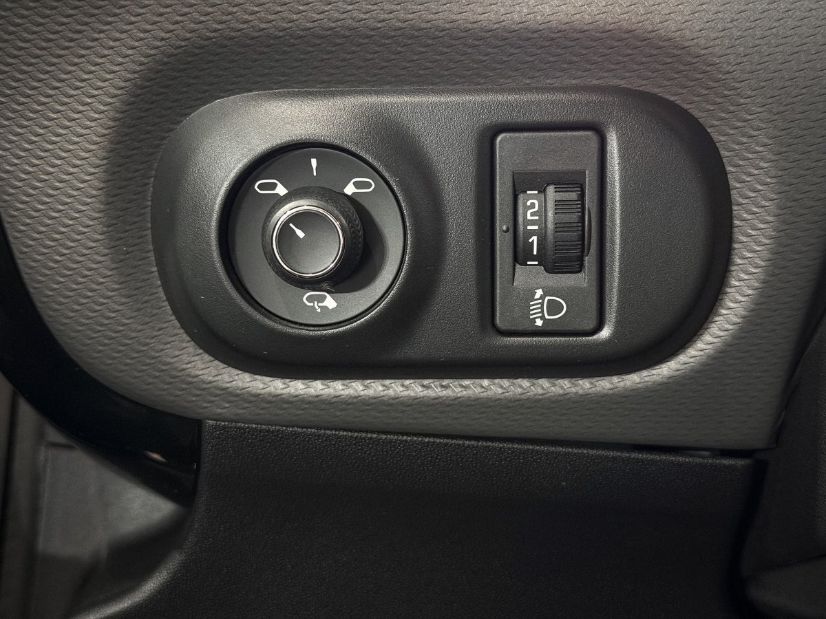 Foto Citroen C4 Cactus 24