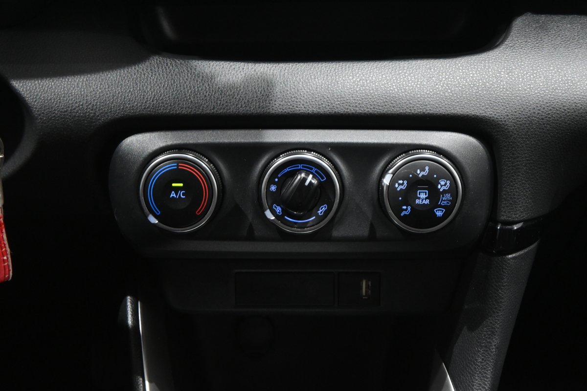 Foto Toyota Yaris 16