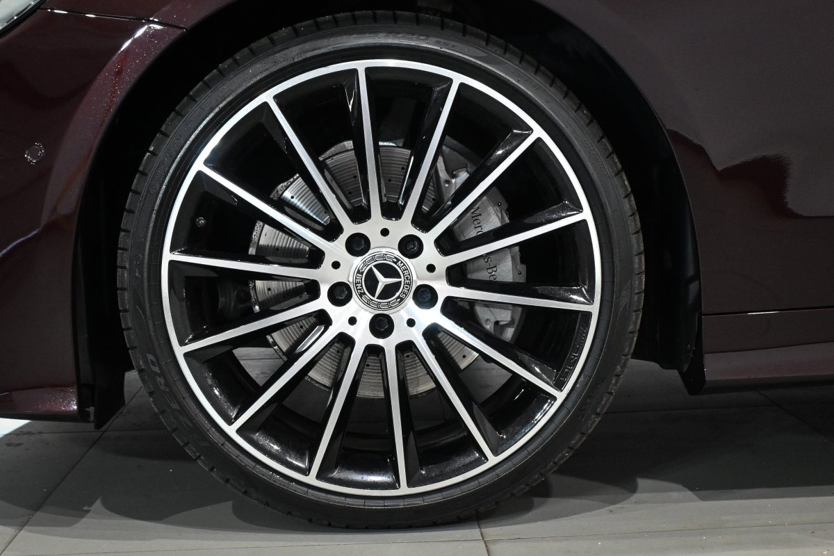 Foto Mercedes-Benz E 30