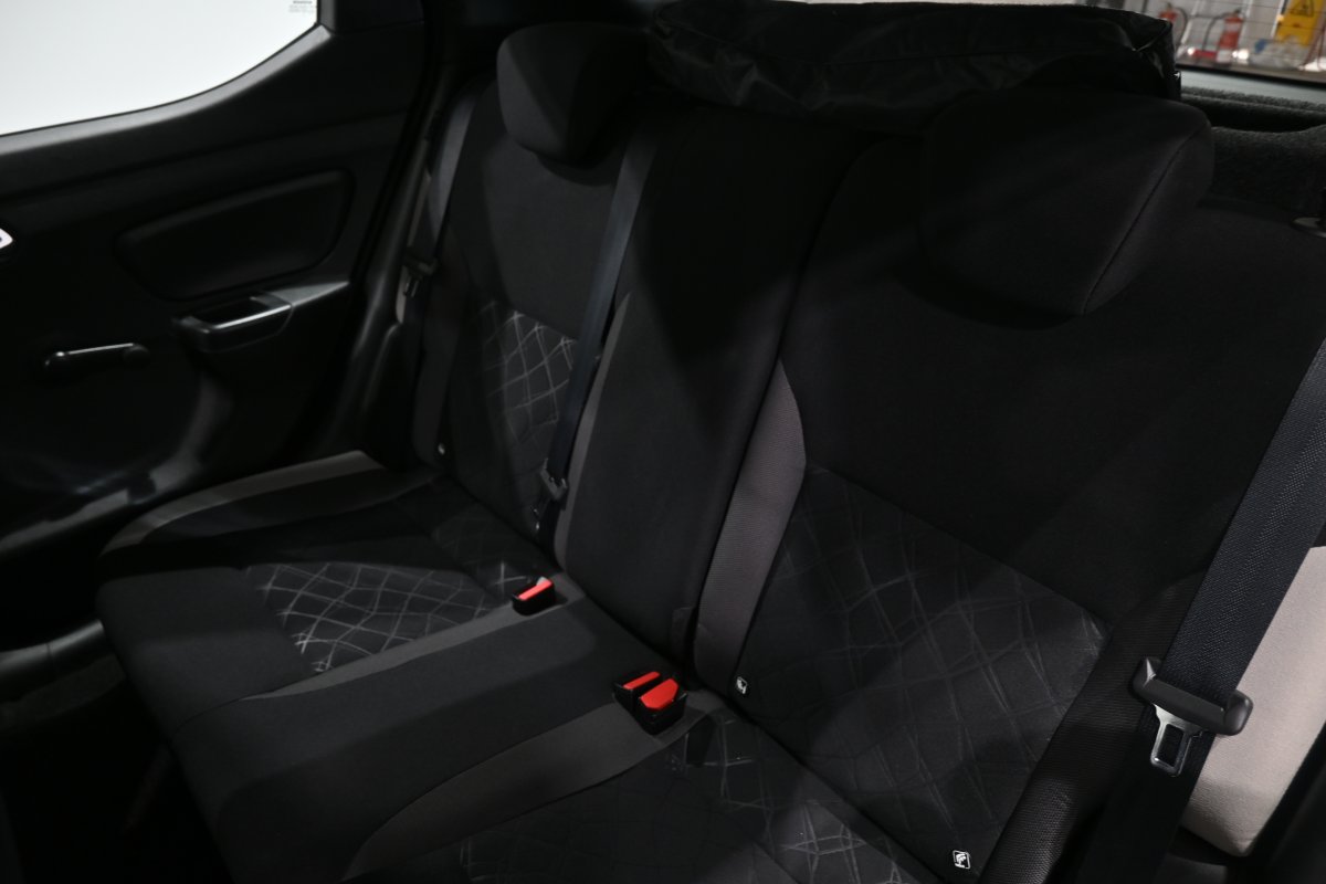 Foto Nissan Micra 12