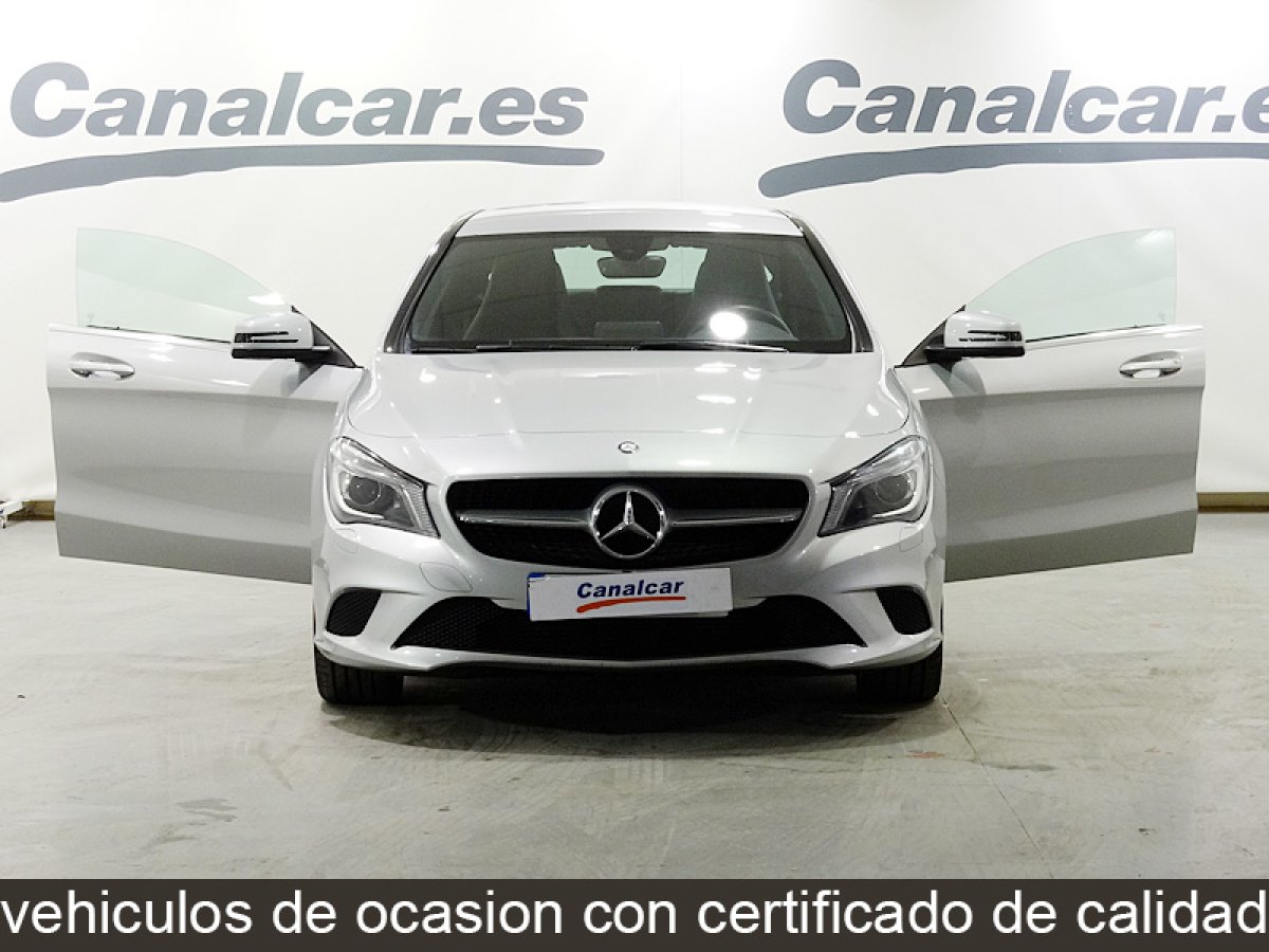 Foto Mercedes-Benz CLA 200 4