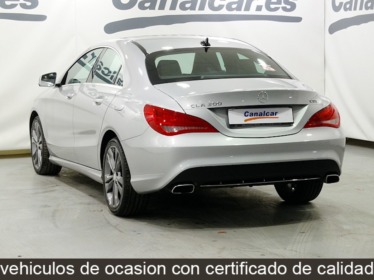 Foto Mercedes-Benz CLA 200 6