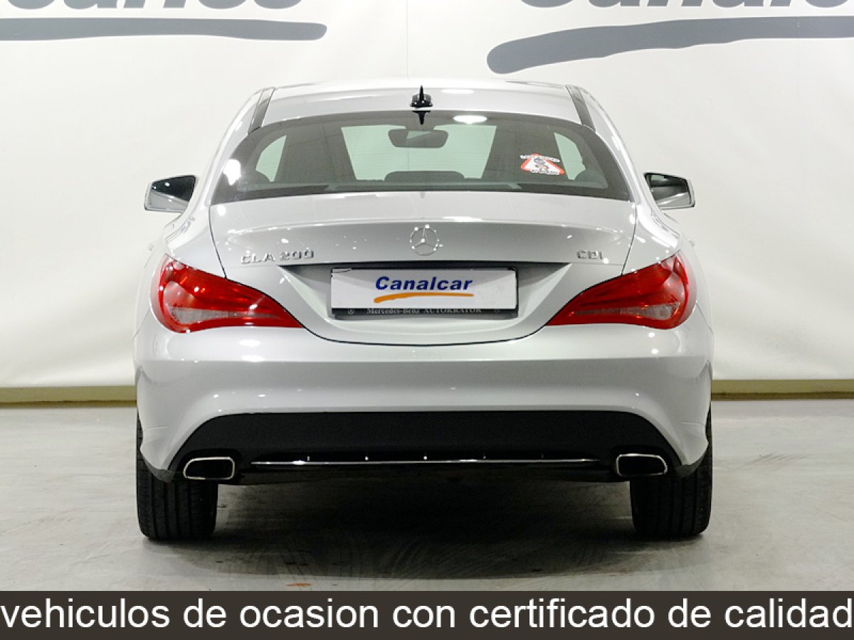 Foto Mercedes-Benz CLA 200 8