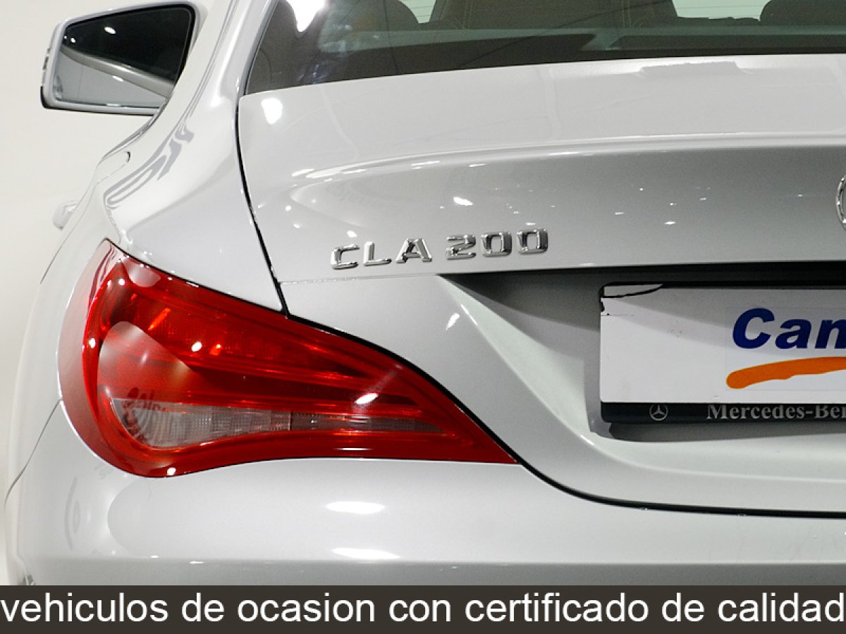 Foto Mercedes-Benz CLA 200 13