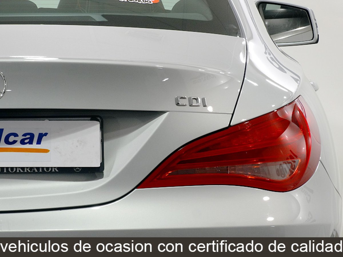 Foto Mercedes-Benz CLA 200 14