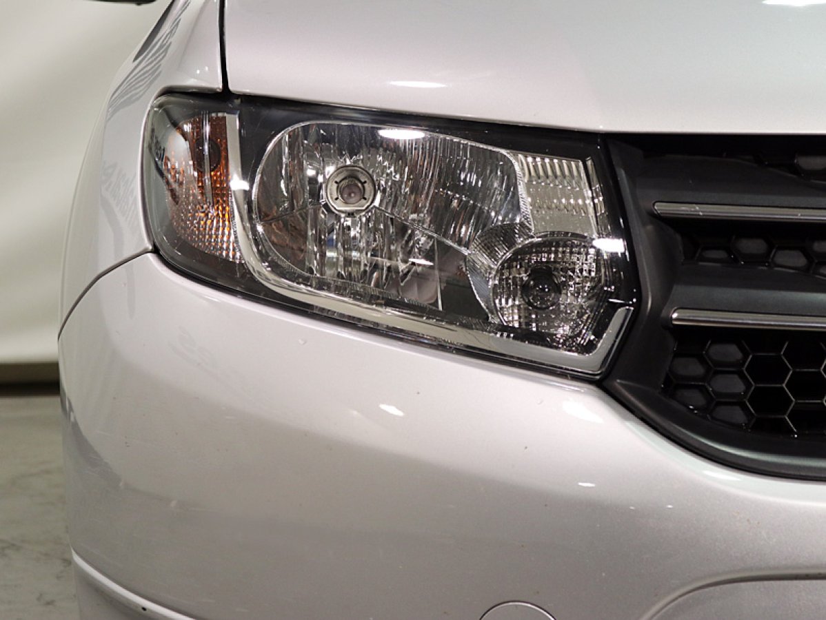 Foto Dacia Sandero 11