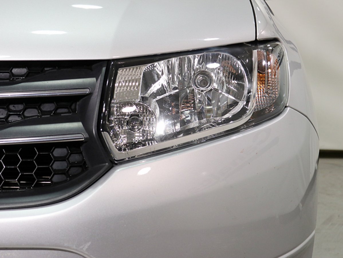 Foto Dacia Sandero 12