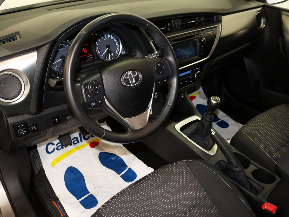 Foto Toyota Auris 14
