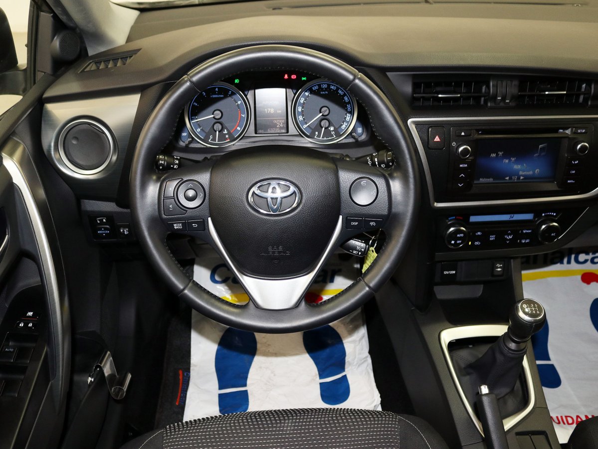 Foto Toyota Auris 16
