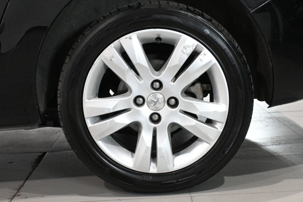 Foto Peugeot 5008 25