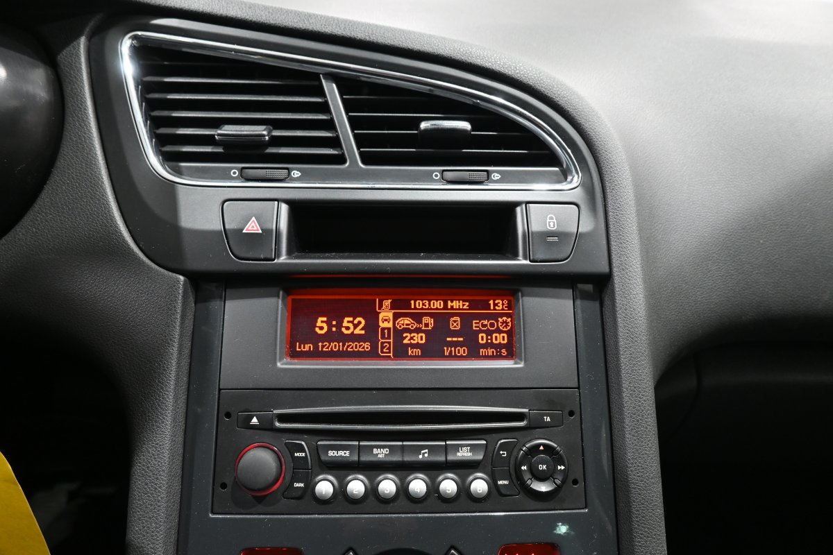 Foto Peugeot 5008 14